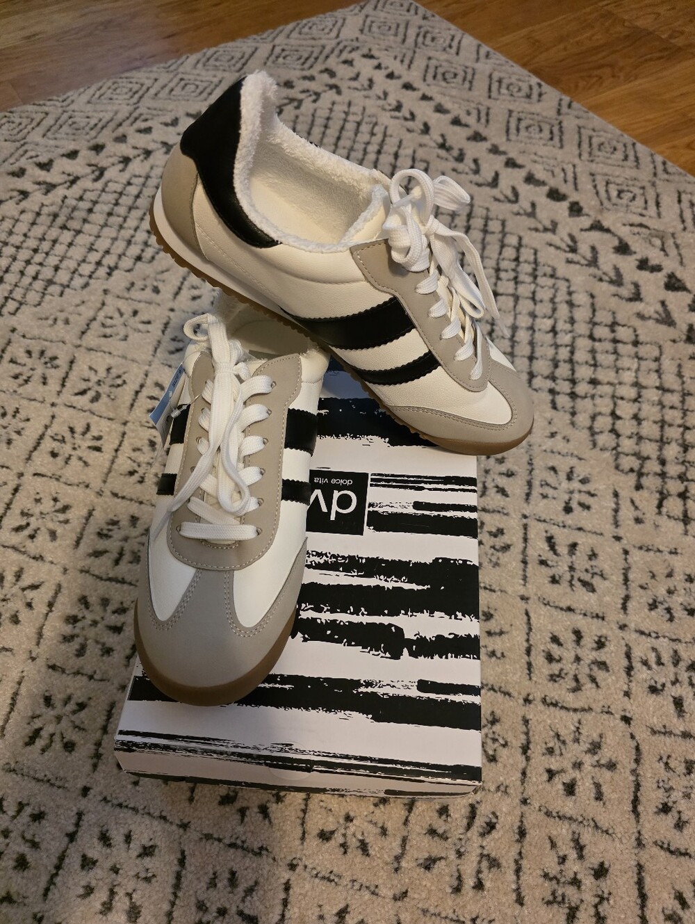 NWT Dolce Vita Women's Retro Lace-Up Sneakers in White, Black & Taupe Size 9